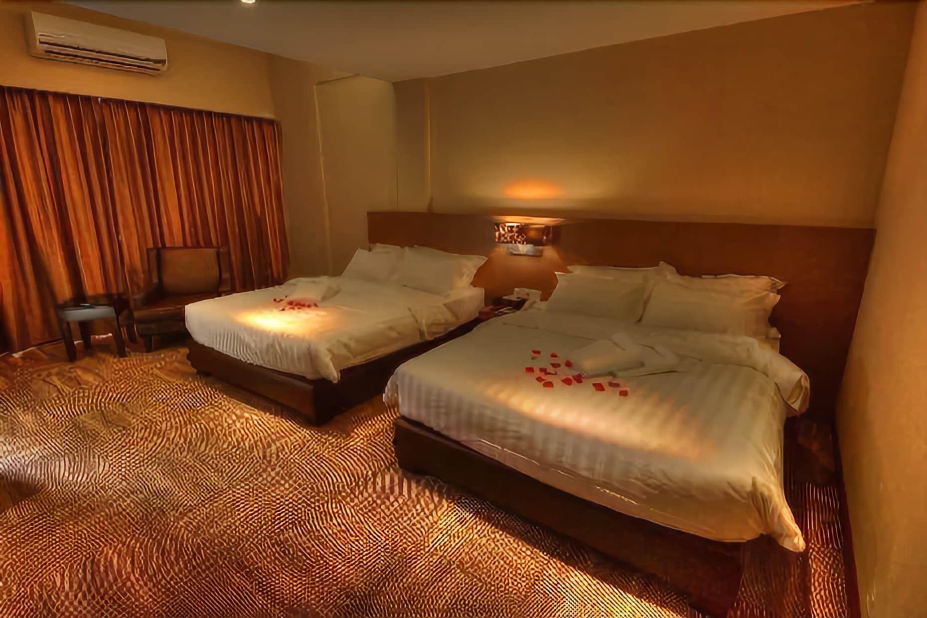 Merdeka Hotel Keluang Ngoại thất bức ảnh