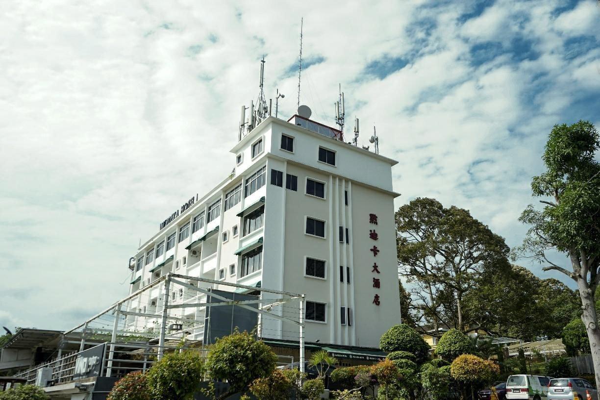 Merdeka Hotel Keluang Ngoại thất bức ảnh