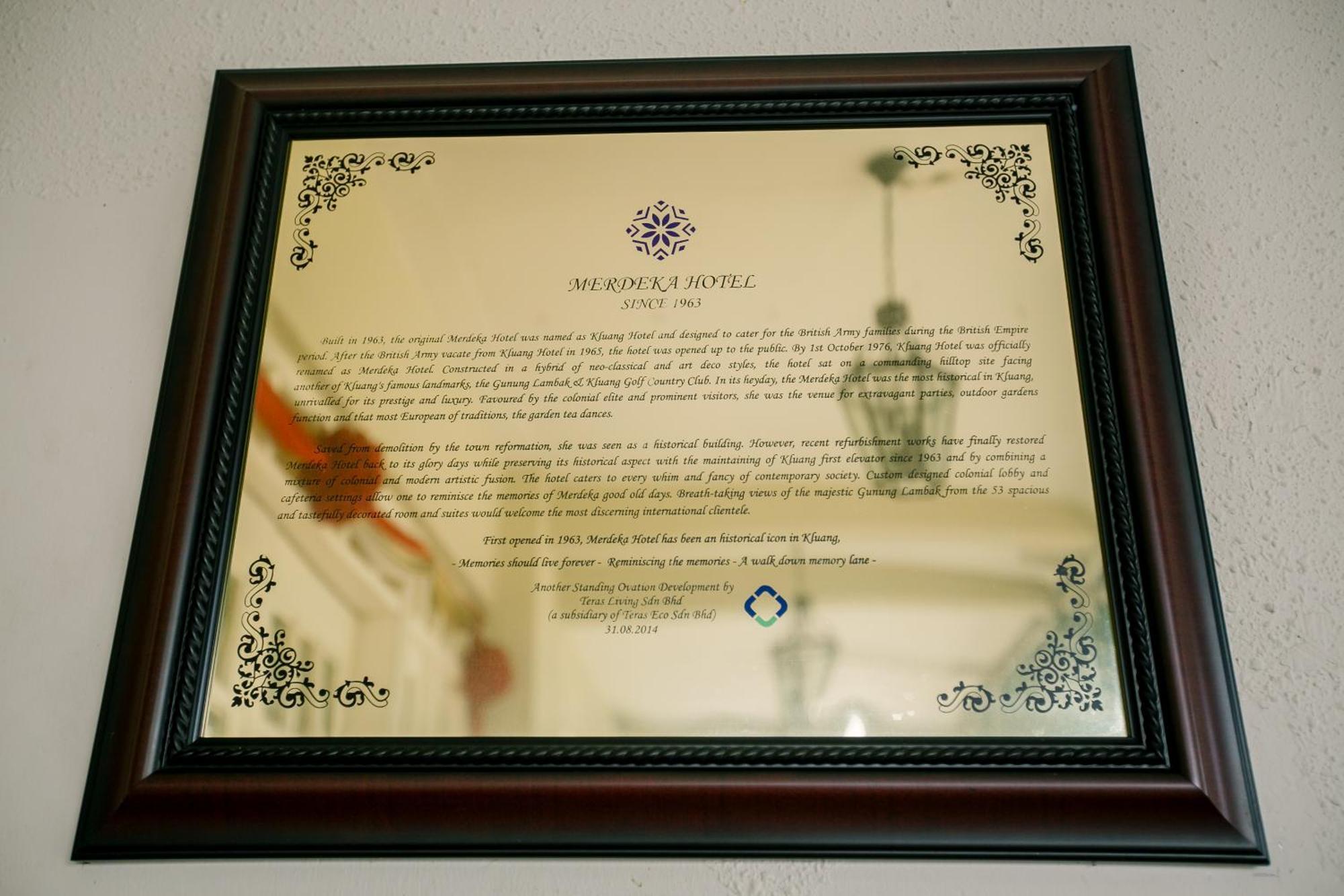 Merdeka Hotel Keluang Ngoại thất bức ảnh