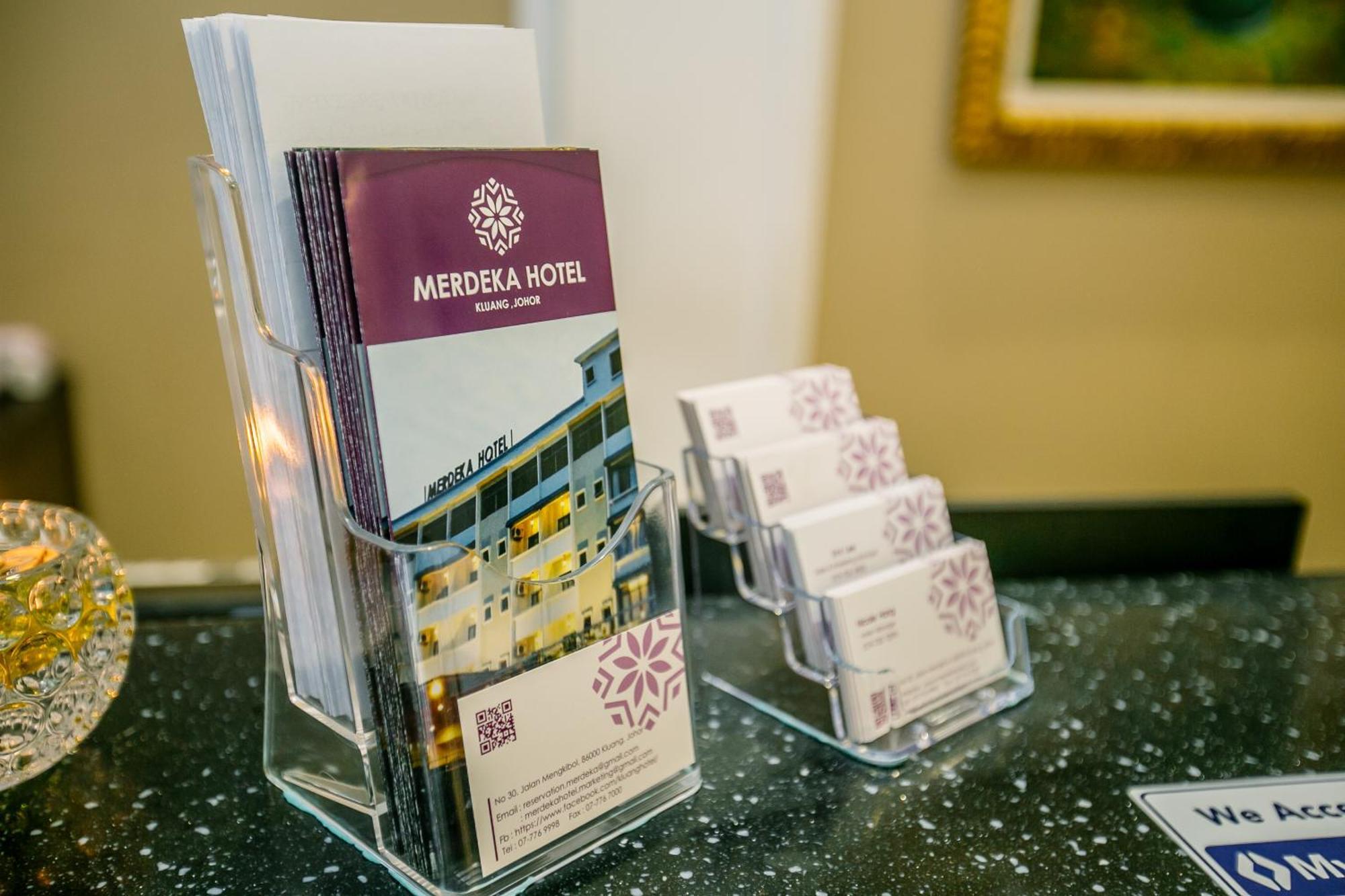 Merdeka Hotel Keluang Ngoại thất bức ảnh