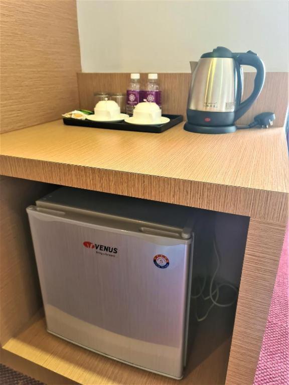 Merdeka Hotel Keluang Ngoại thất bức ảnh