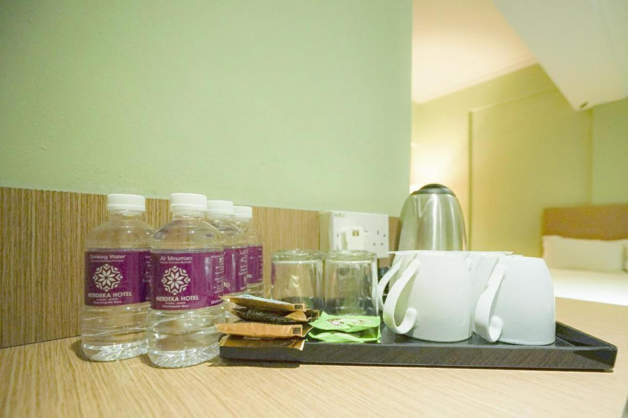 Merdeka Hotel Keluang Ngoại thất bức ảnh