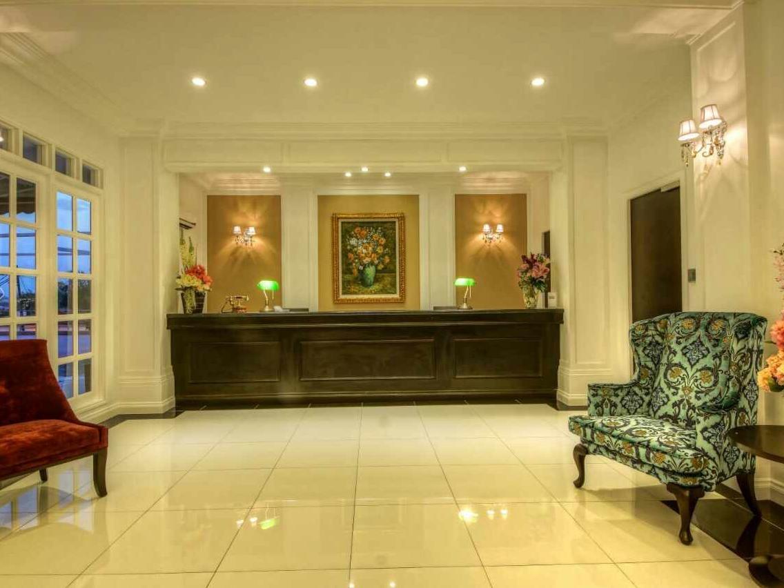 Merdeka Hotel Keluang Ngoại thất bức ảnh